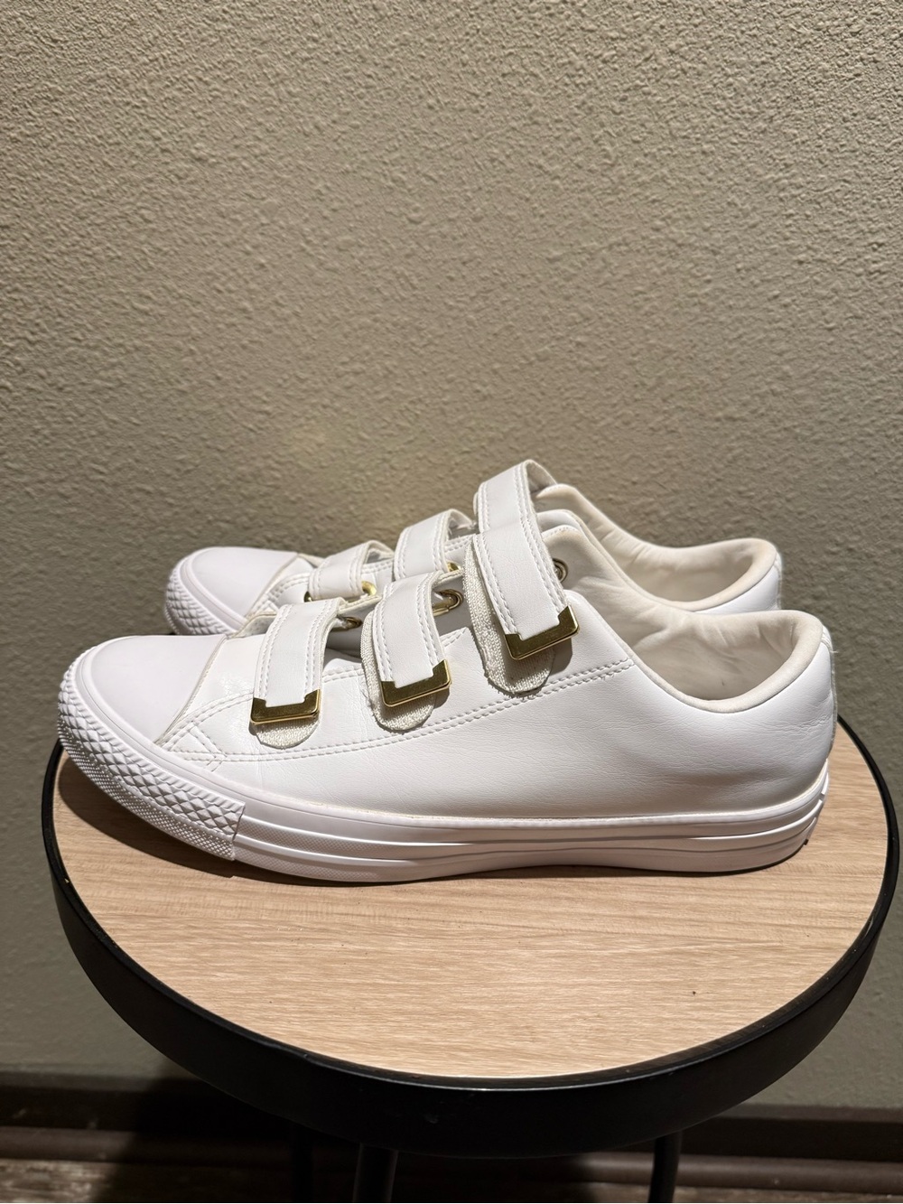 Converse Chuck Taylor All Star 3V Ox Low-top White w/ gold tone accents Size 10 - Picture 6 of 12